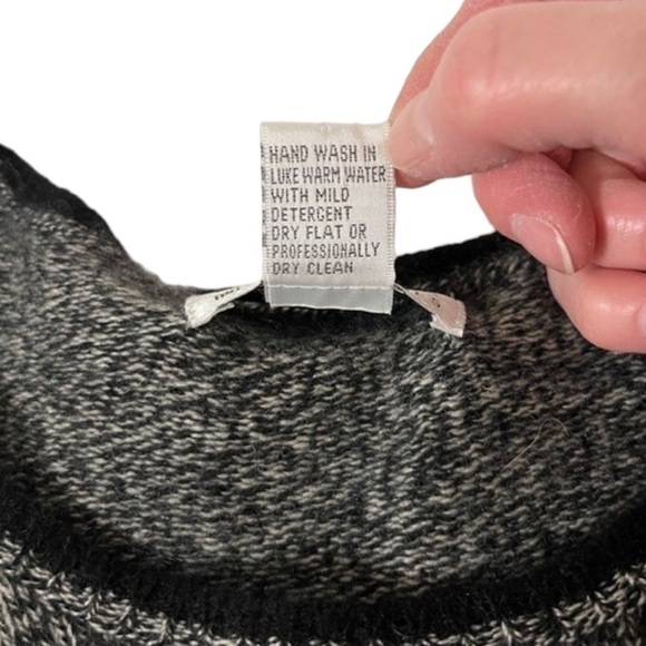 Vintage Luxury 100% Cashmere Sutton Studio Sweater Size Medium - Picture 6 of 7